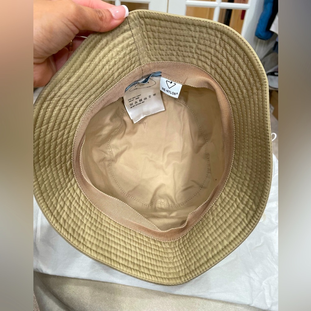 💯 Prada Re-Nylon Bucket Hat - Picture 4 of 6